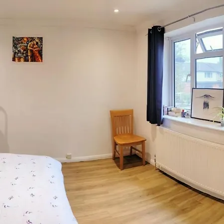 Double Bedrooms, Close To Tube Stations London Exterior photo