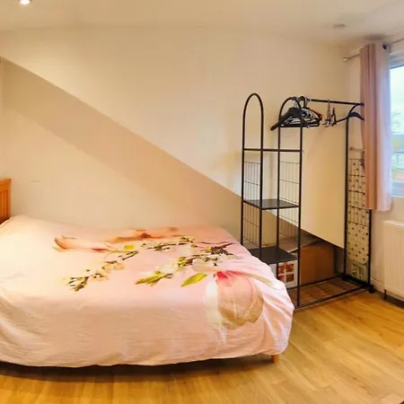 Double Bedrooms, Close To Tube Stations London Exterior photo