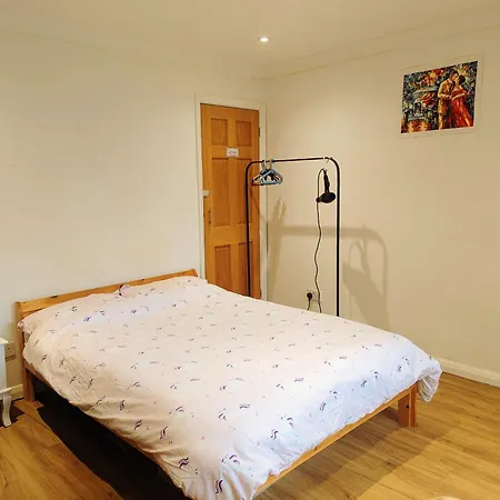 Double Bedrooms, Close To Tube Stations London Exterior photo