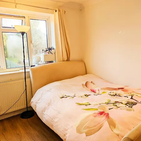 Double Bedrooms, Close To Tube Stations London Exterior photo