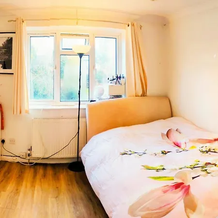 Double Bedrooms, Close To Tube Stations London Exterior photo