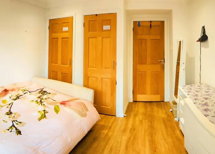 Double Bedrooms, Close To Tube Stations